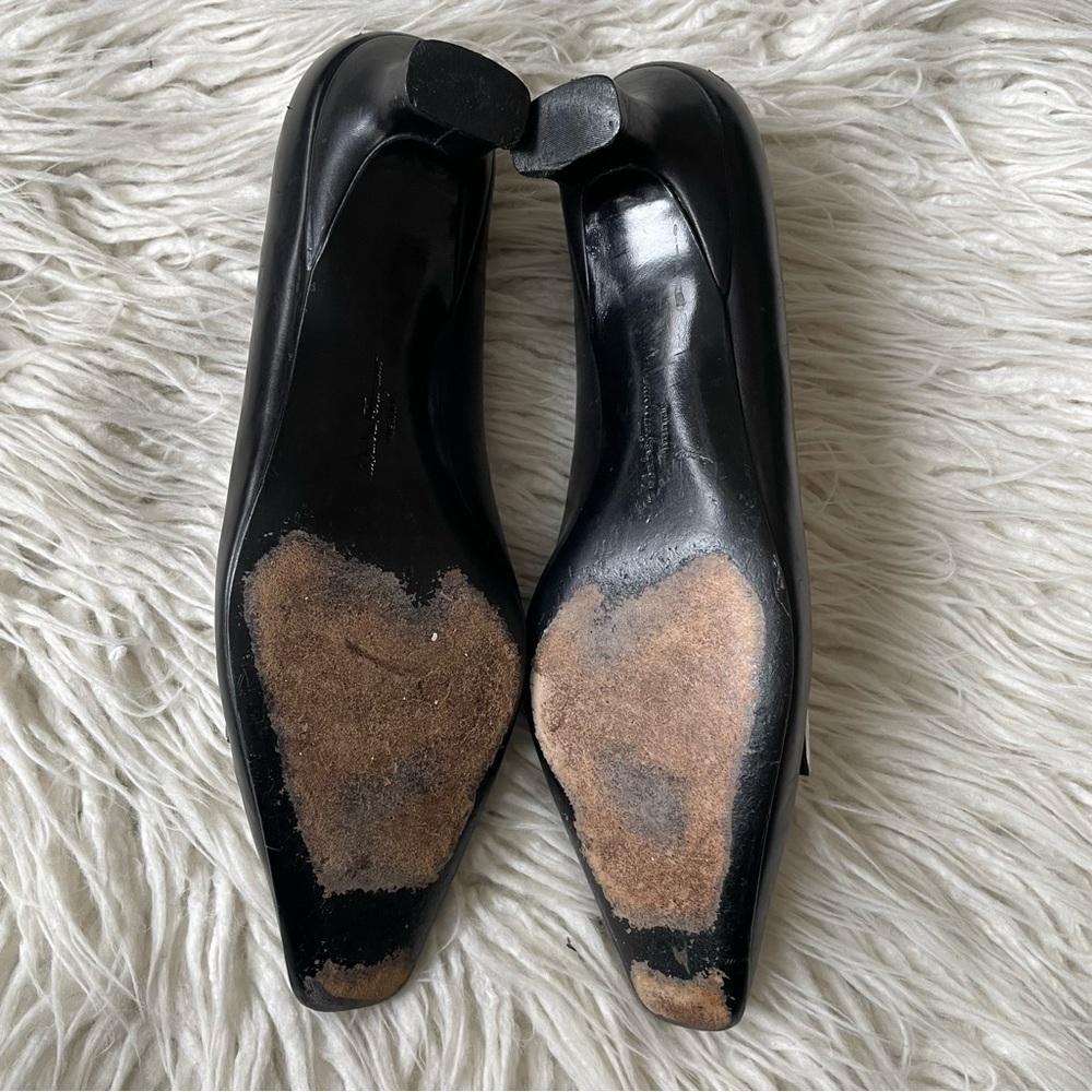 Salvatore Ferragamo Black Leather Buckle Detail Kitten Heel Pumps Size 8.5 - Picture 8 of 12